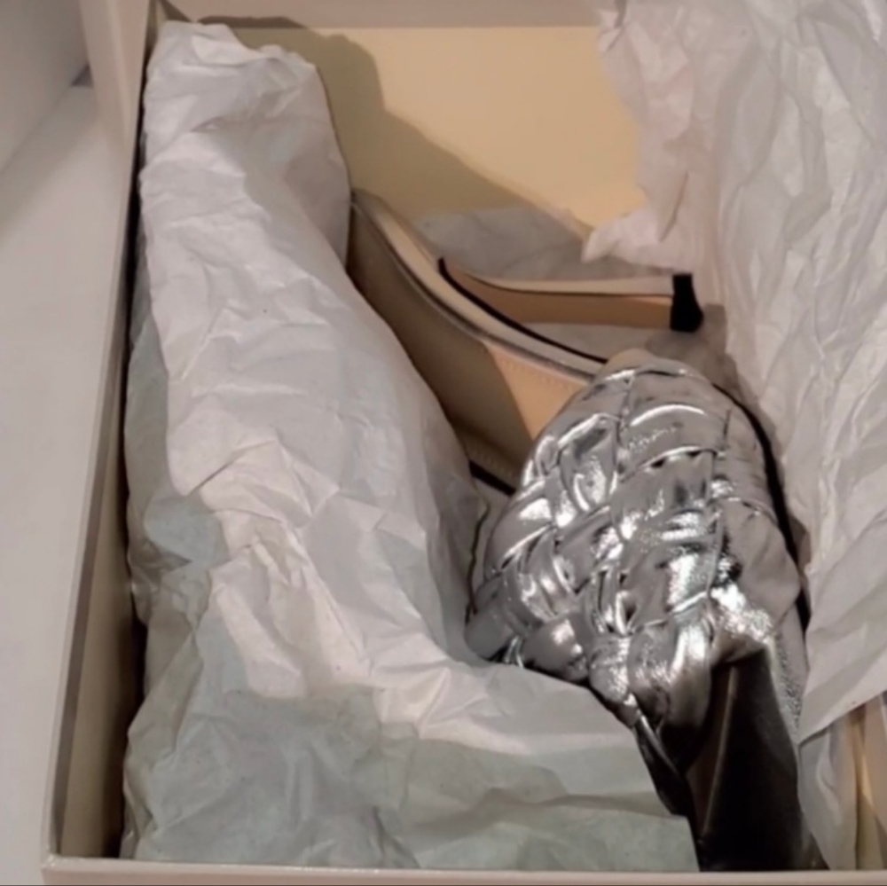 Marc Fisher LTD Draya Braided Sandal (Women)Size 7.5M Silver metallic leather c - Picture 9 of 10